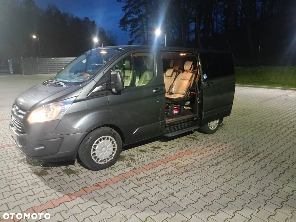 Ford Tourneo Custom - 9