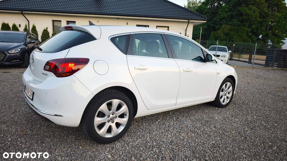 Opel Astra 1.4 T Cosmo S&S - 21
