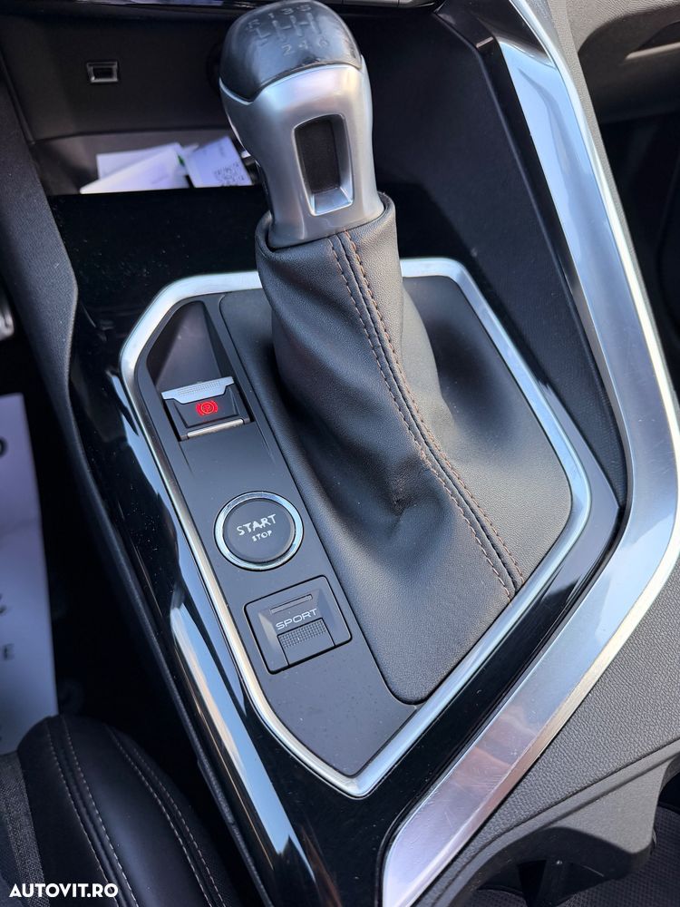 Peugeot 3008 PureTech 130 Stop & Start GPF Allure Pack - 38