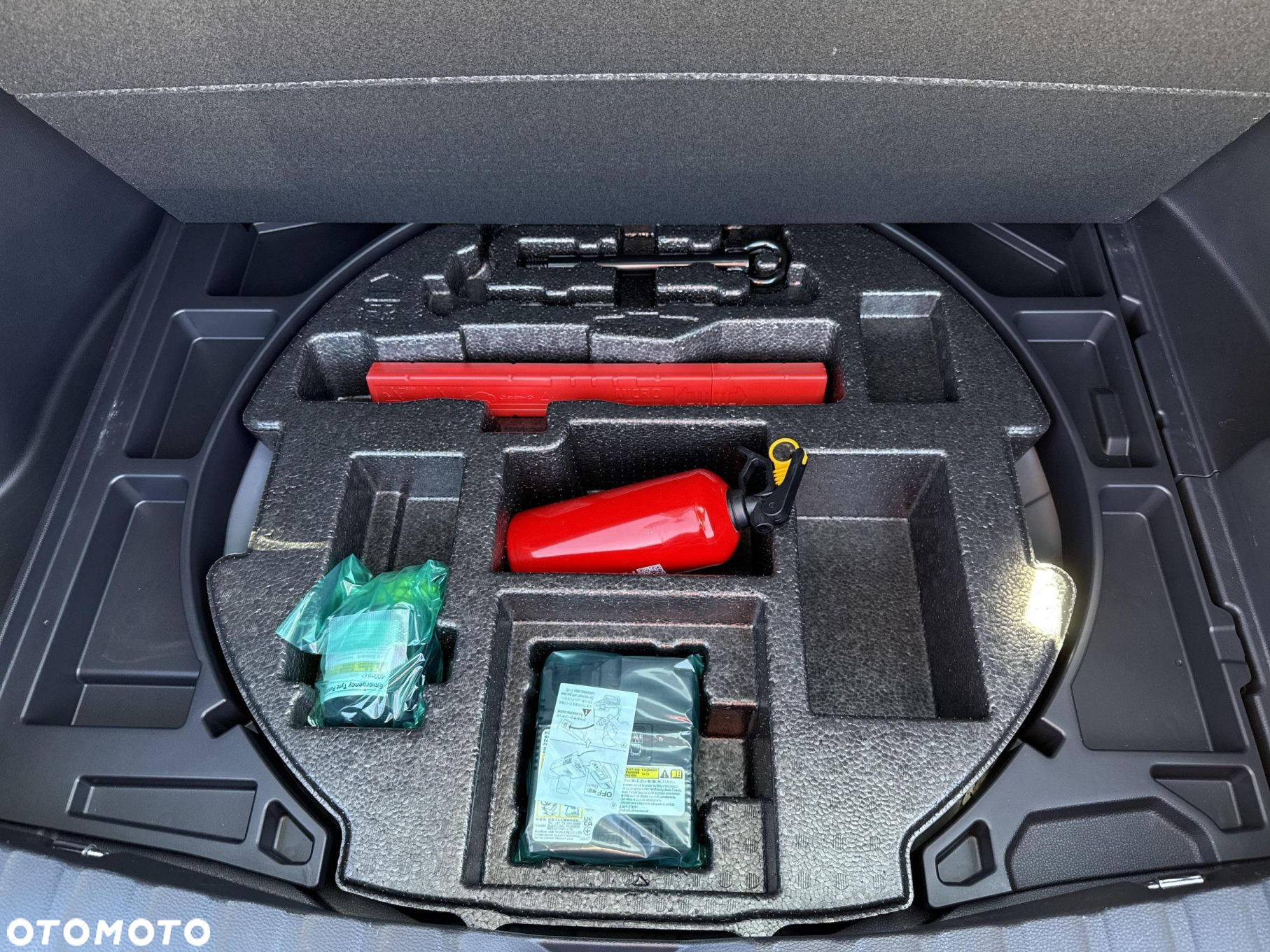 Toyota Corolla Cross 2.0 Hybrid Comfort - 25