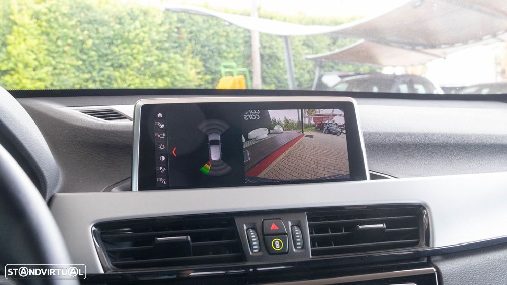 BMW X1 25 e xDrive Corporate Edition - 8