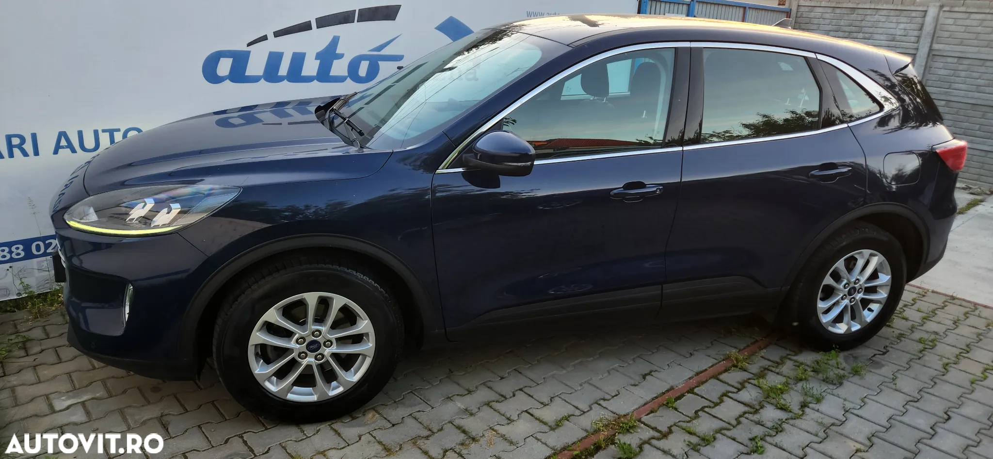Ford Kuga 1.5 TDCi 2WD Powershift Titanium - 8