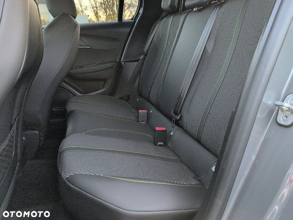 Peugeot 208 1.2 mHEV GT - 28