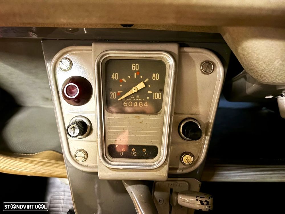 Citroën 2CV - 8
