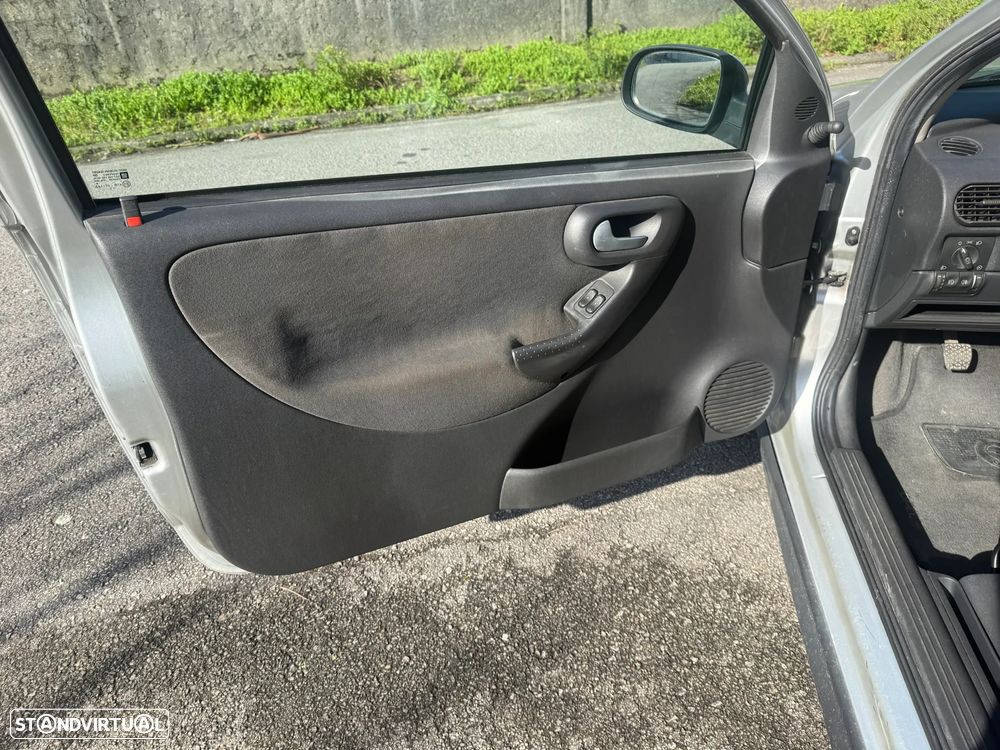 Opel Corsa 1.2 16V N-Joy - 10