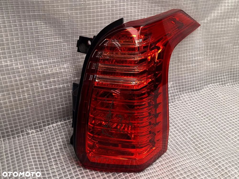 lampa tyl tylna prawa peugeot 5008 I 2009- europa orginal demontaz - 2
