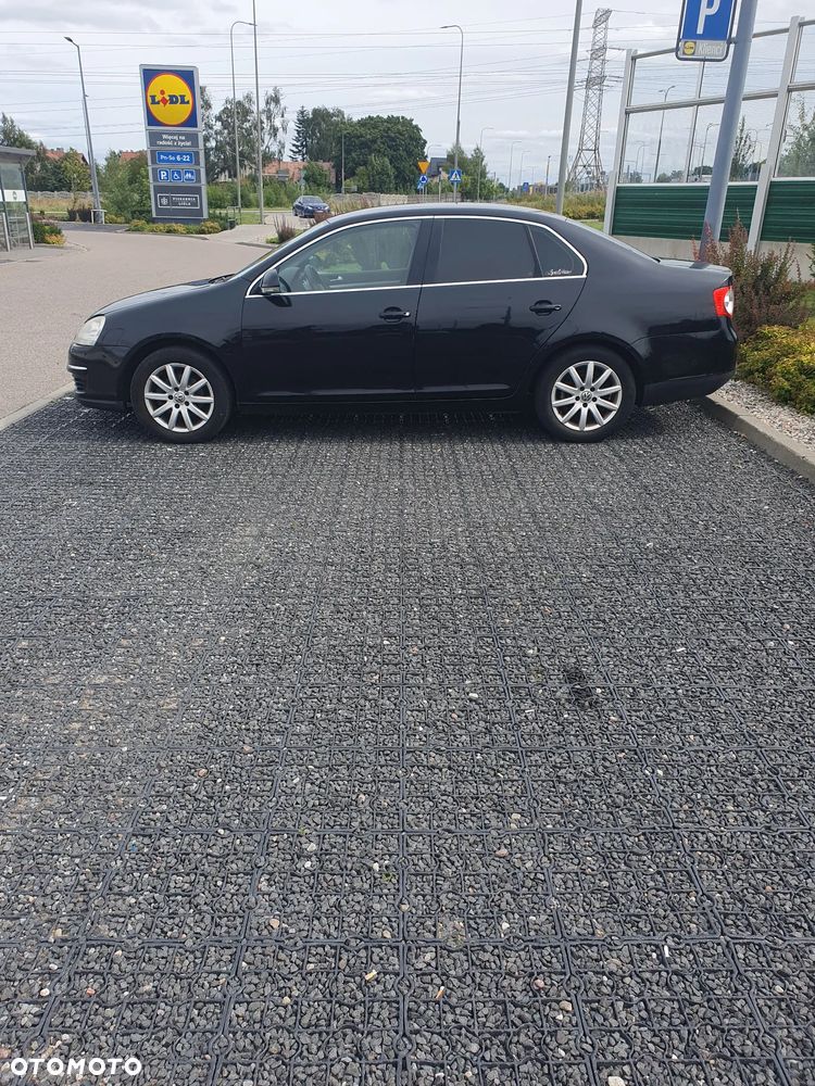 Volkswagen Jetta 1.9 TDI DPF Comfortline - 3