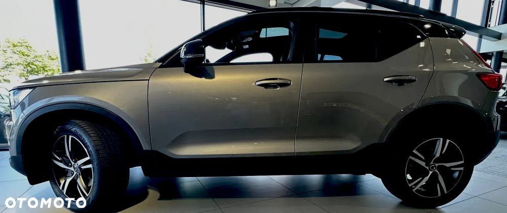 Volvo XC 40 T4 AWD Geartronic R-Design - 4