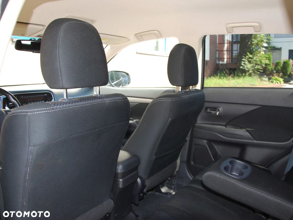 Mitsubishi Outlander 2.0 Intense + 4WD CVT - 12