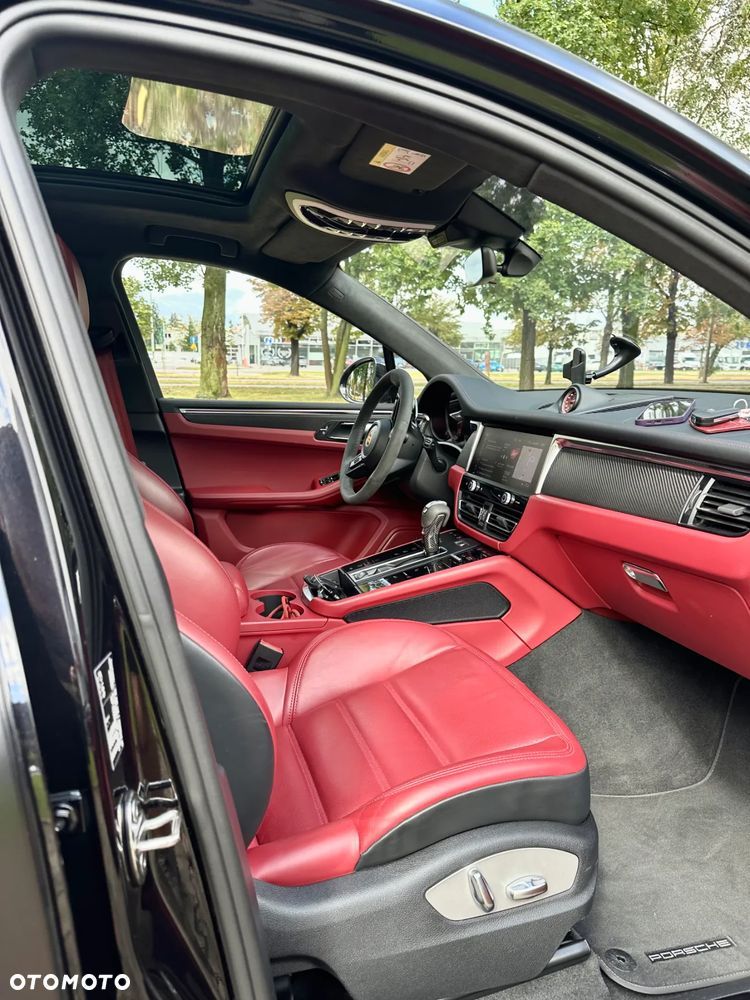 Porsche Macan T - 6