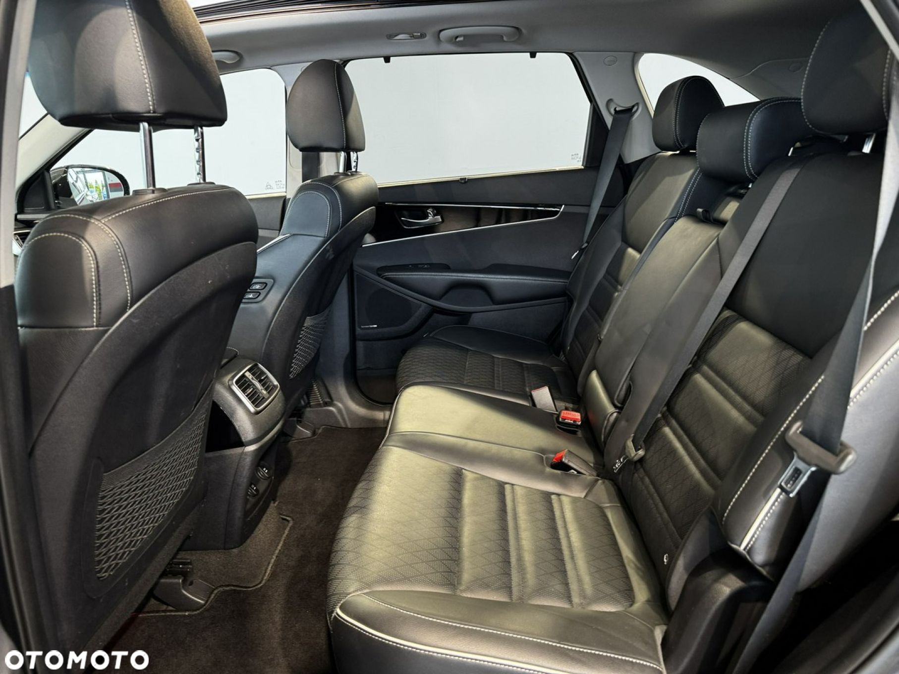 Kia Sorento - 16