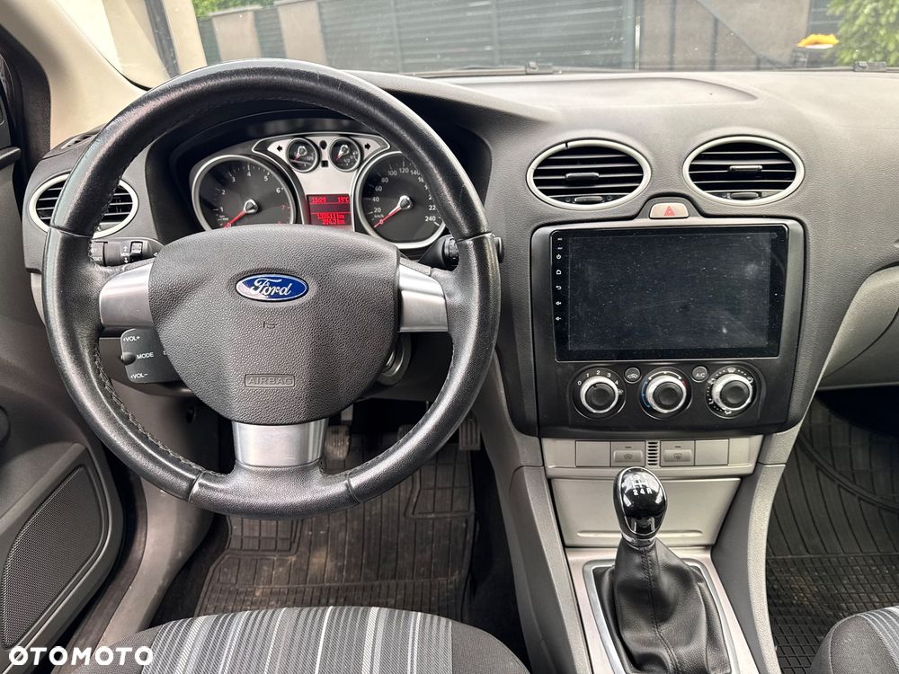 Ford Focus 1.6 16V Trend - 22