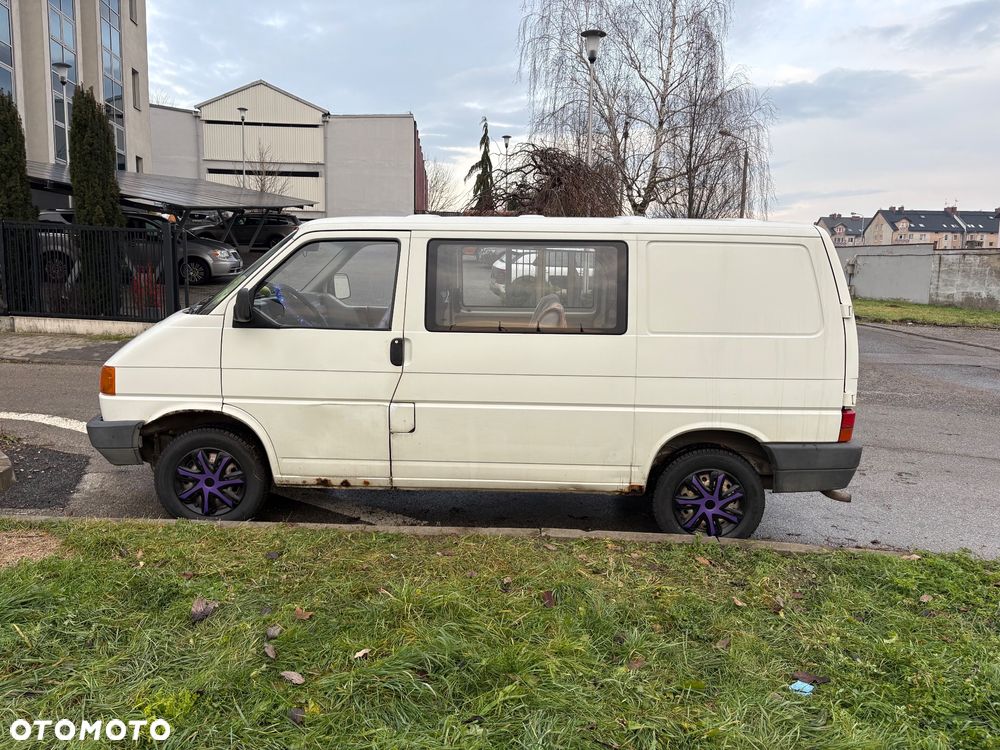 Volkswagen Transporter - 2