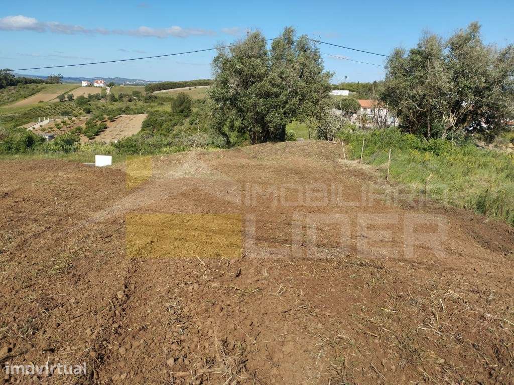 Terreno Rústico com 2.560m2 situado na Carvoeira e Carmões- Torres ... - Grande imagem: 3/7