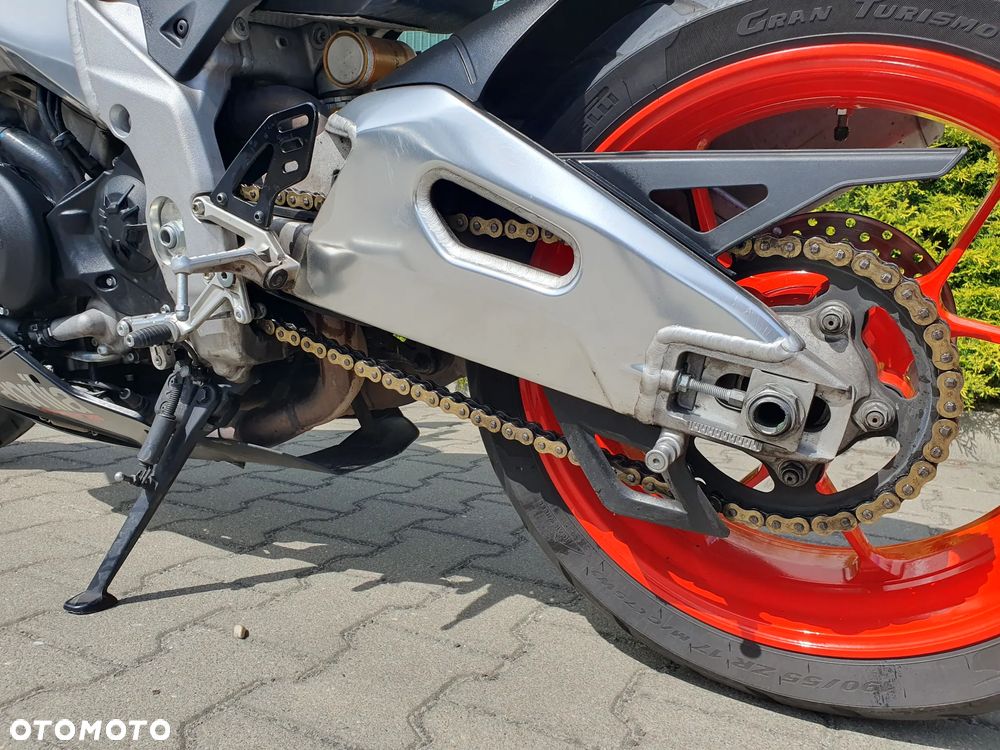 Aprilia RSV - 21