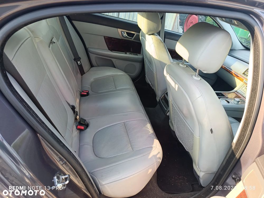 Jaguar XF 3.0 V6 Premium Luxury - 13