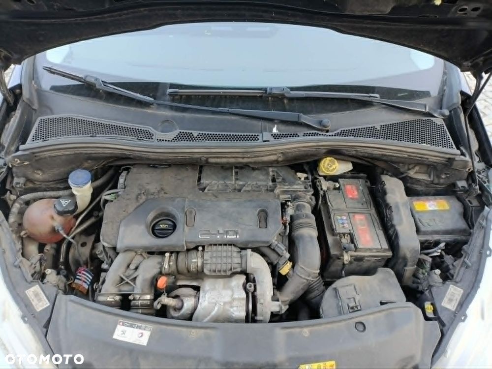 Peugeot 208 1.6 e-HDi Allure STT - 10