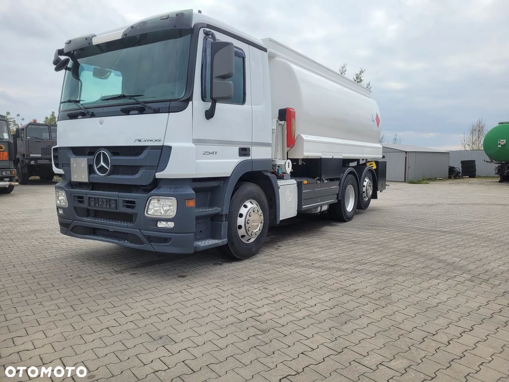 Mercedes-Benz AUTOCYSTERNA MERCEDES ACTROS 26410 V6 - 3