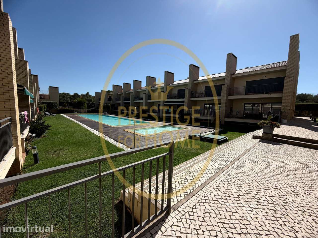 Moradia T5 com Piscina e Garagem Fechada em Condomínio Privado – Boliq - Grande imagem: 5/60