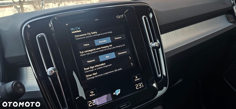 Volvo XC 40 T3 Momentum Pro - 37