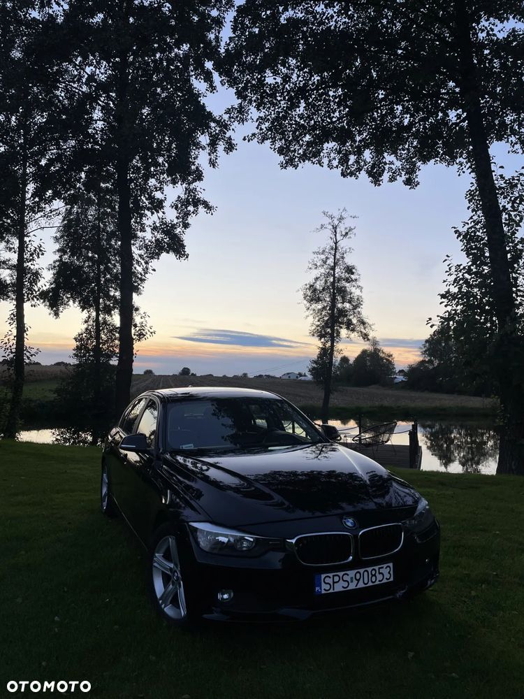 BMW Seria 3 328i xDrive Luxury Line - 35