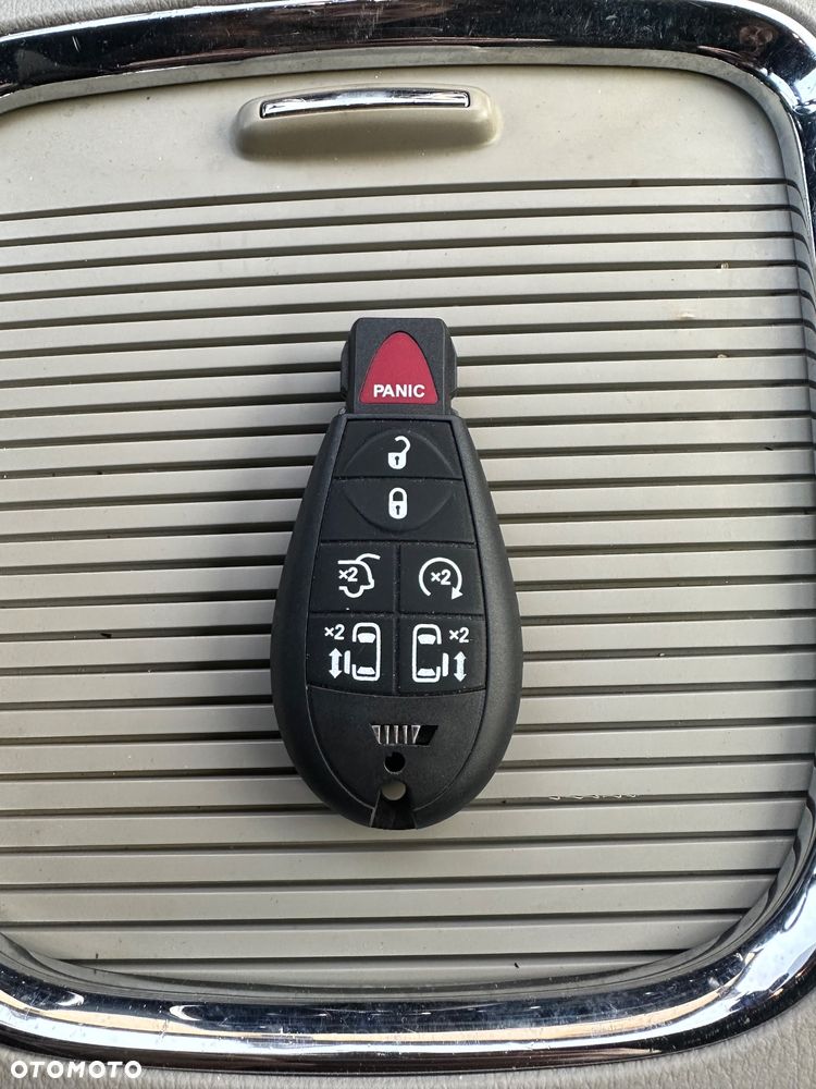Dodge Grand Caravan - 28