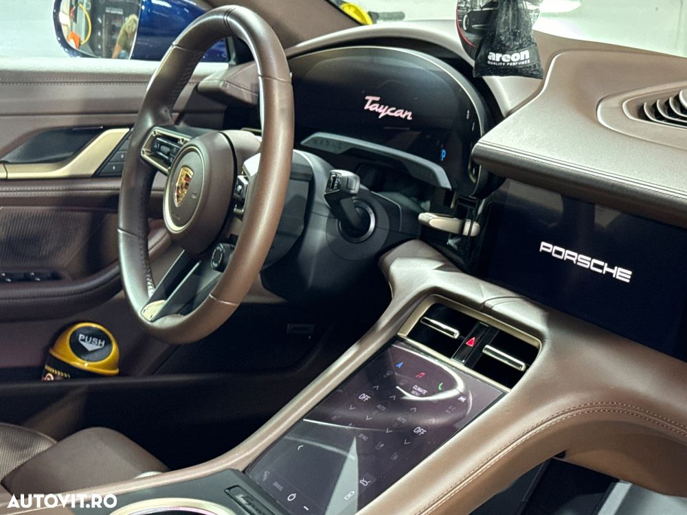 Porsche Taycan - 7