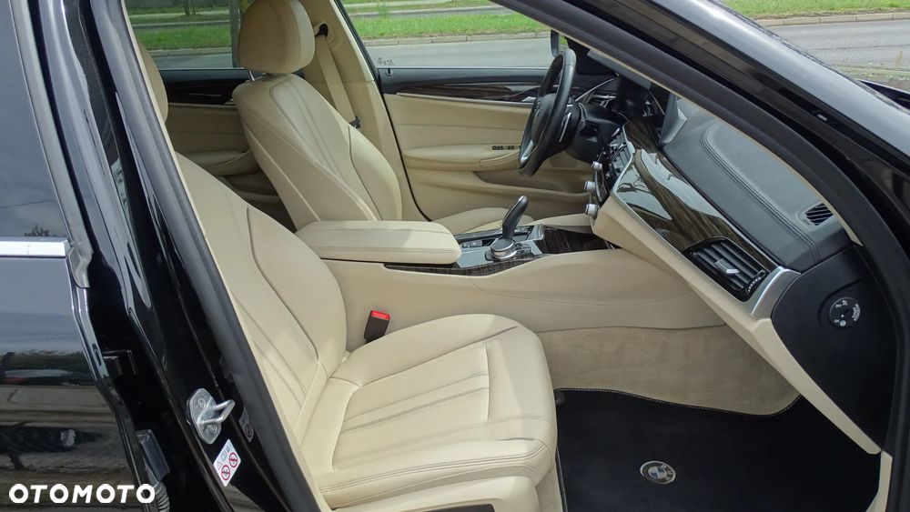 BMW Seria 5 520d xDrive Luxury Line - 12