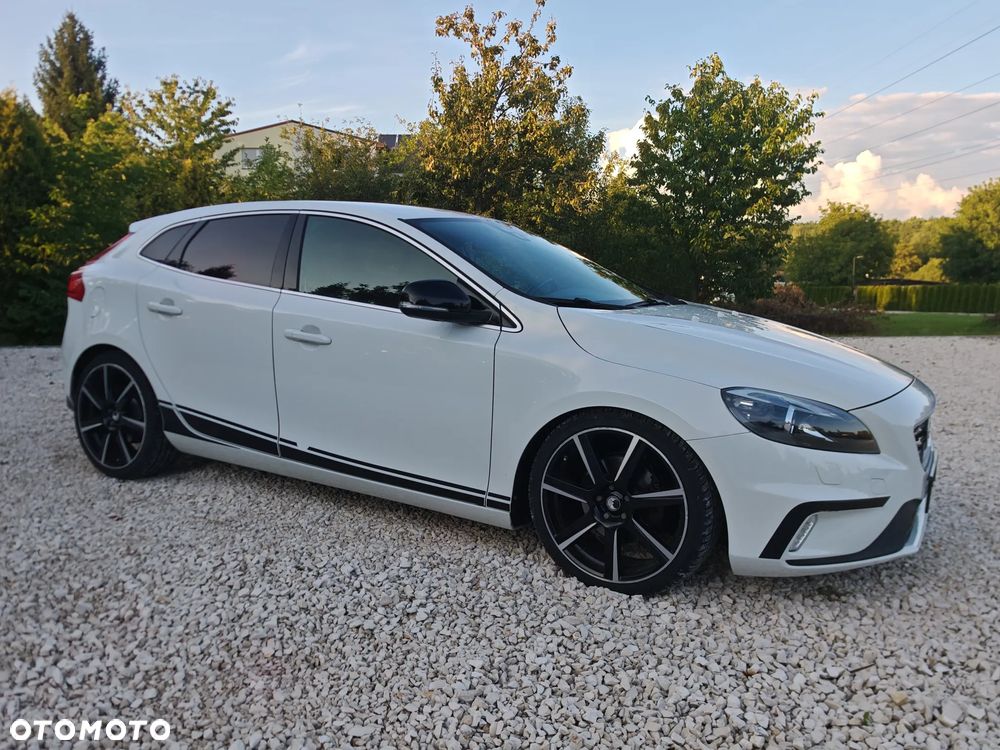 Volvo V40 T4 R Design - 7