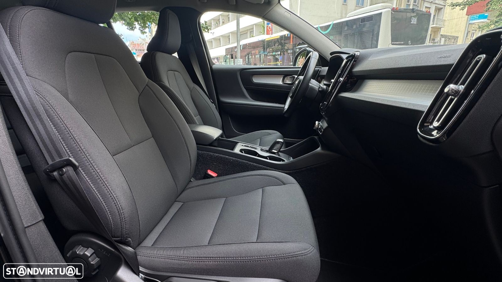 Volvo XC 40 1.5 T5 PHEV Momentum Plus - 8