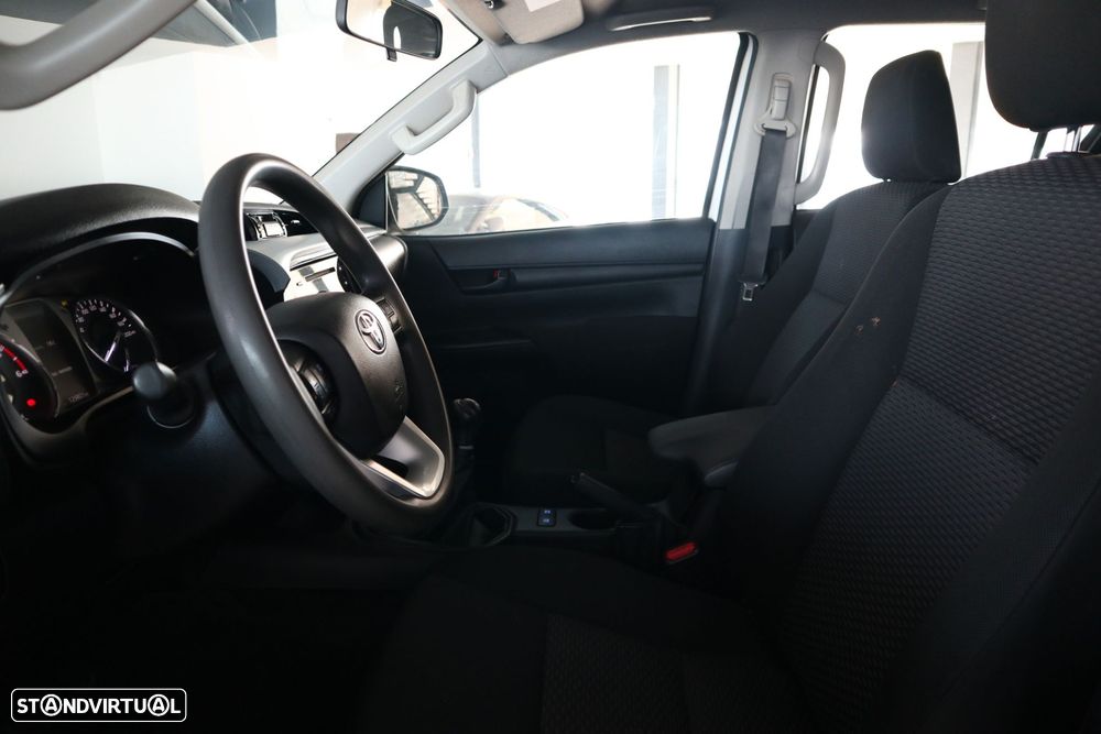 Toyota Hilux 2.4 D-4D 4WD CD CM - 10