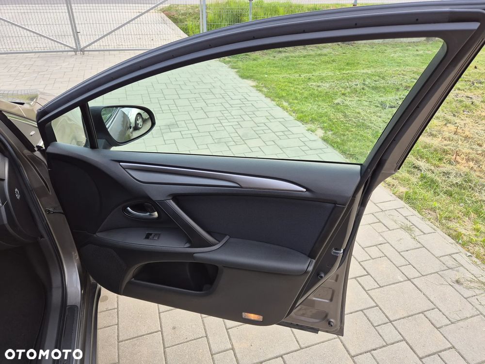 Toyota Avensis 1.6 Active - 13