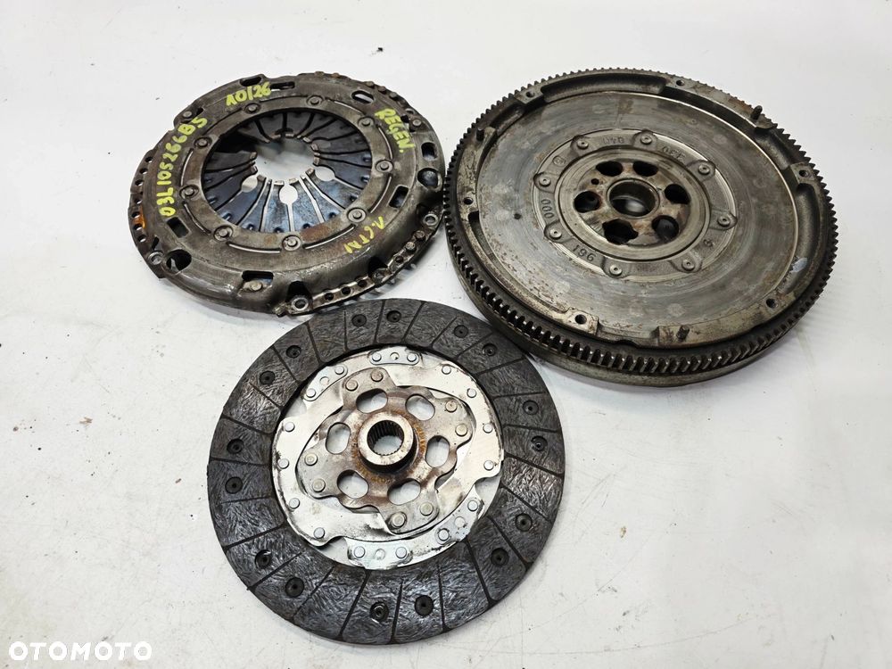 KOŁO DWUMASOWE SPRZĘGŁO AUDI VOLKSWAGEN SEAT SKODA 1.6TDI 03L105266BS 10/26 - 1