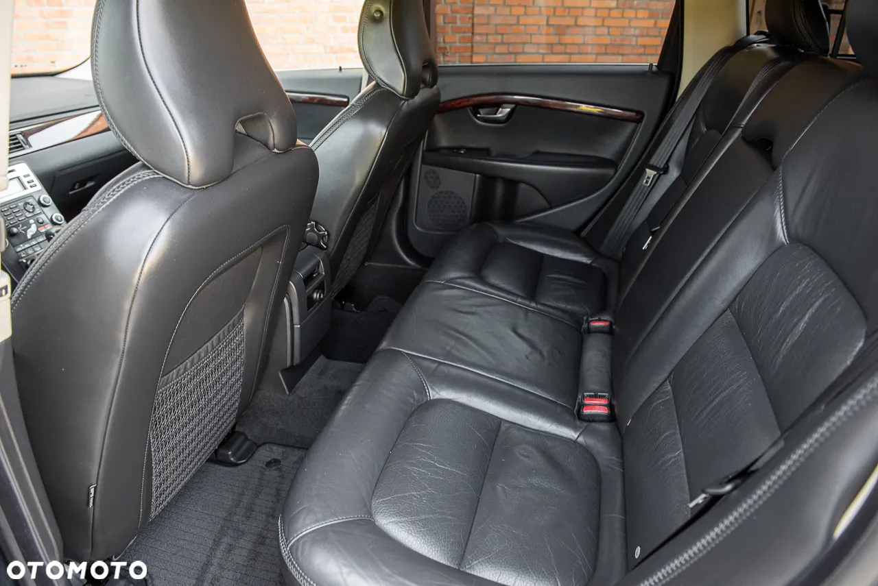Volvo XC 70 - 8