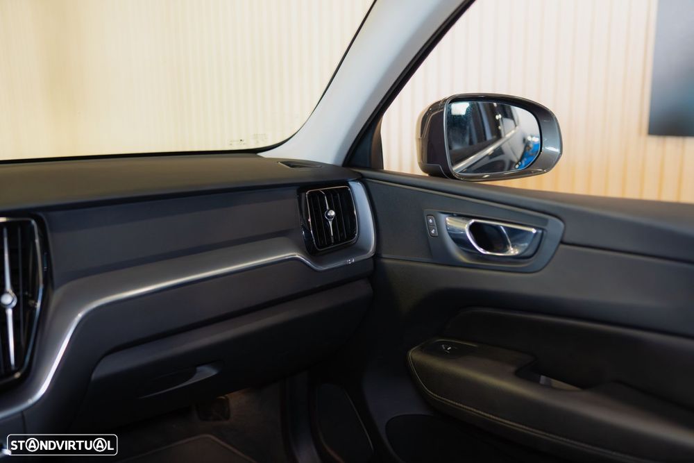 Volvo XC 60 2.0 T8 PHEV Momentum AWD - 35