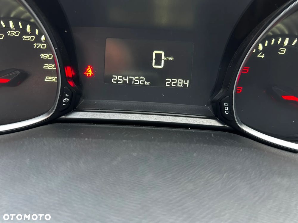 Peugeot 308 SW 1.6 BlueHDi Allure S&S - 15