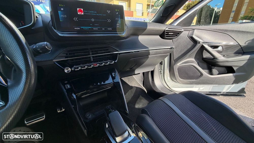 Peugeot e-2008 GT - 17