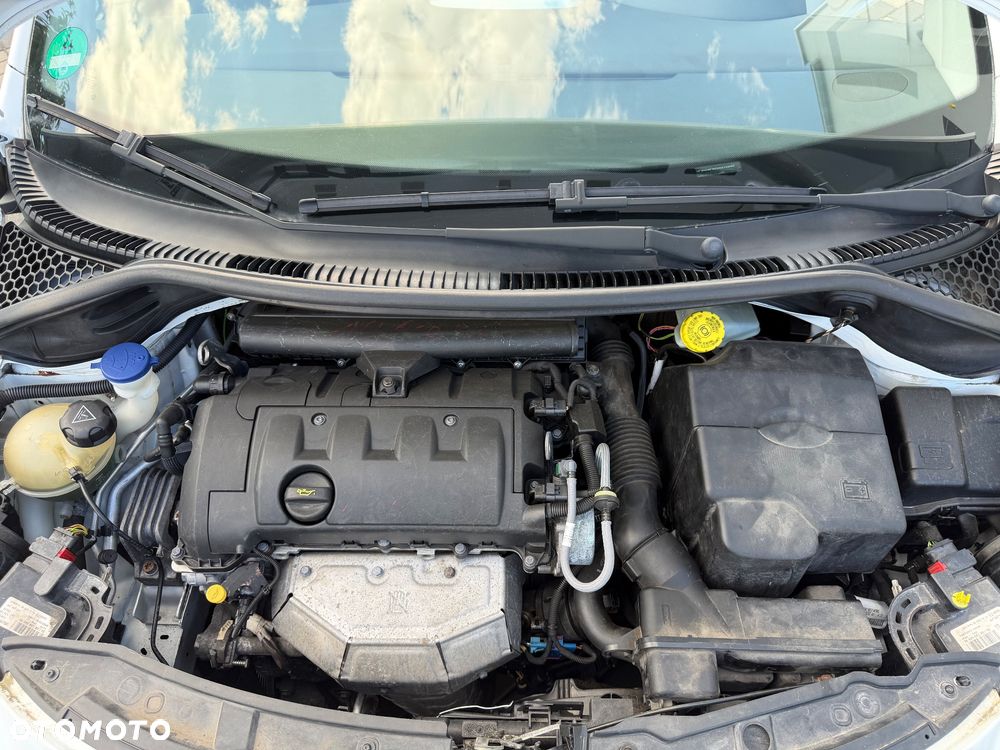 Peugeot 207 - 19