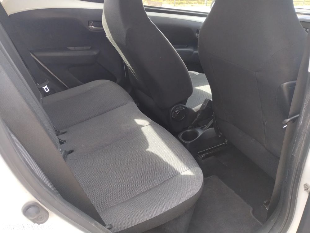 Toyota Aygo x-play - 11