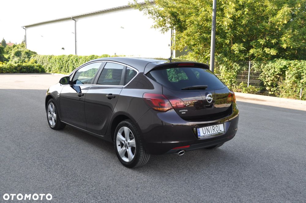Opel Astra 1.4 Turbo - 10