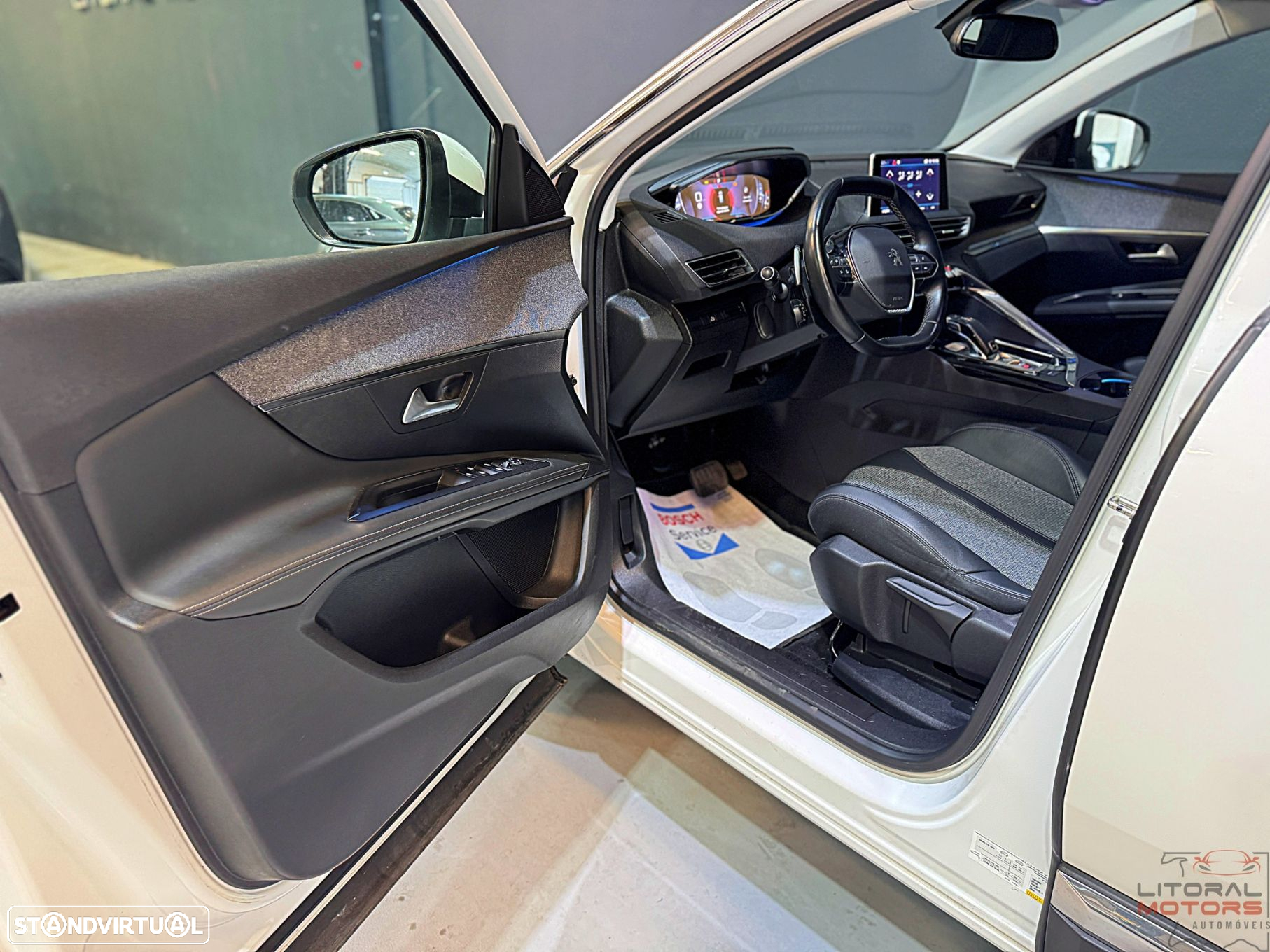 Peugeot 3008 1.2 PureTech Allure Pack EAT8 - 14