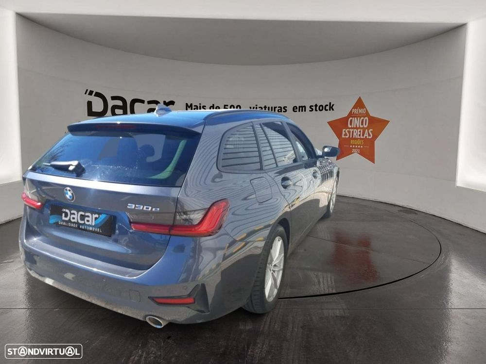 BMW 330 e Touring Auto - 3