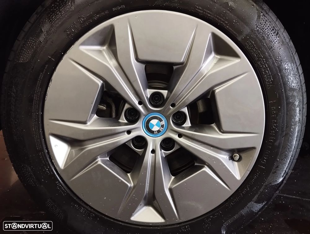 BMW iX1 eDrive20 - 11
