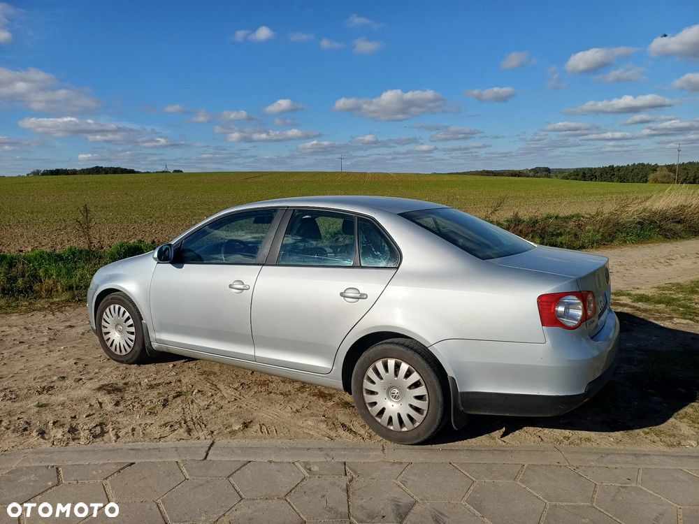 Volkswagen Jetta 1.6 Trendline - 3