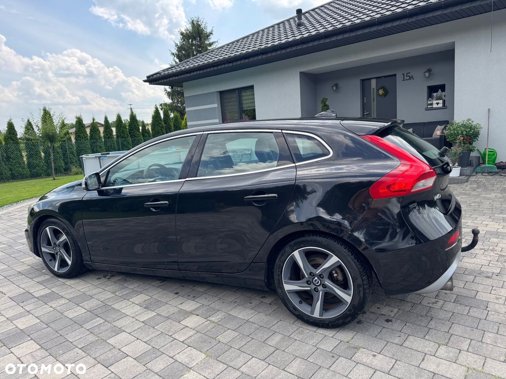 Volvo V40 D2 R Design - 4