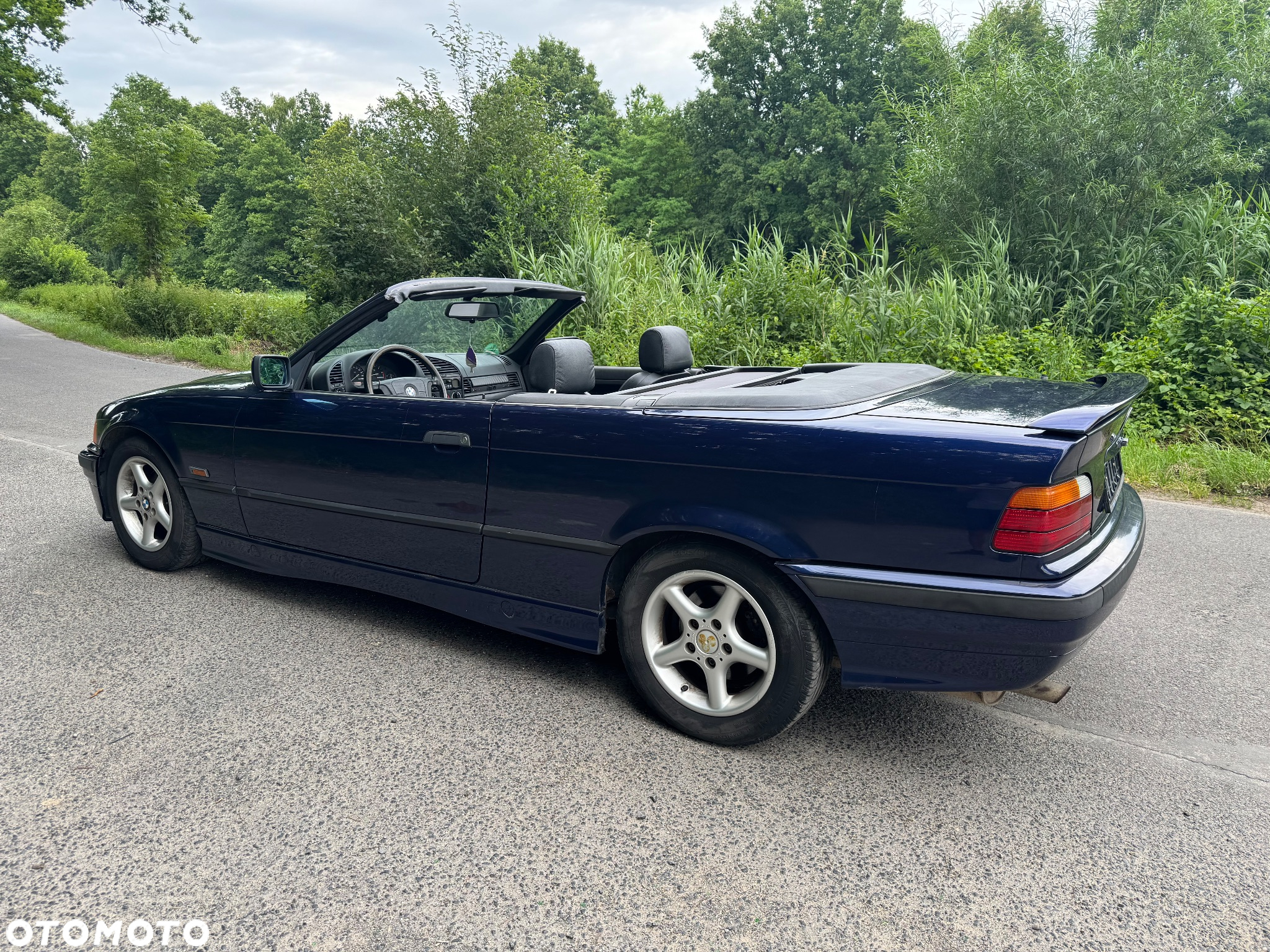 BMW Seria 3 318i Cabriolet - 12