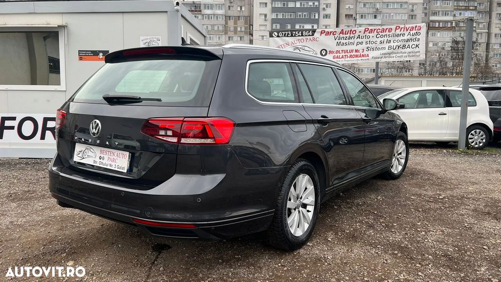 Volkswagen Passat - 36