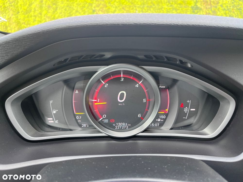 Volvo V40 D2 Drive-E Momentum - 9