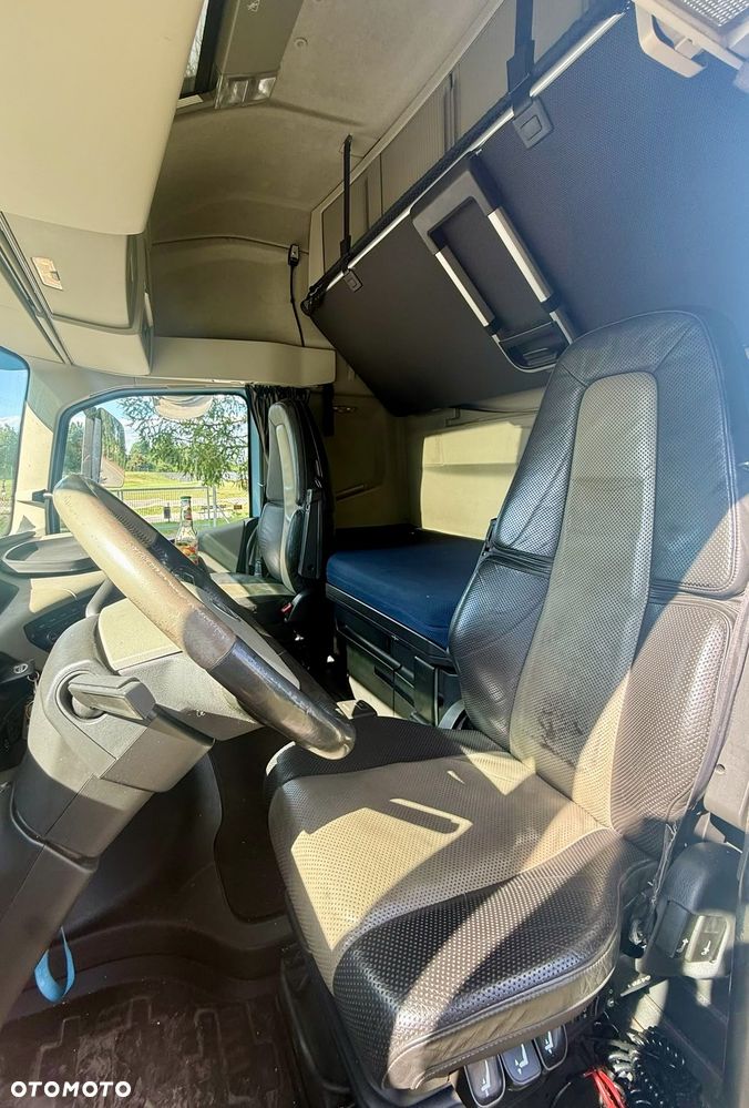 Volvo FH4 500 GLOB XXL I-SHIFT SPOJLERY KLIMA WEBASTO NAVI XENON LED LODÓWKA 2xALUTANK LOW DECK MEGA EURO 6 2016 ŁADNY - 9