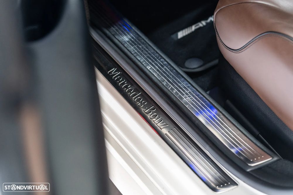 Mercedes-Benz S 560 e L 9G-TRONIC - 24